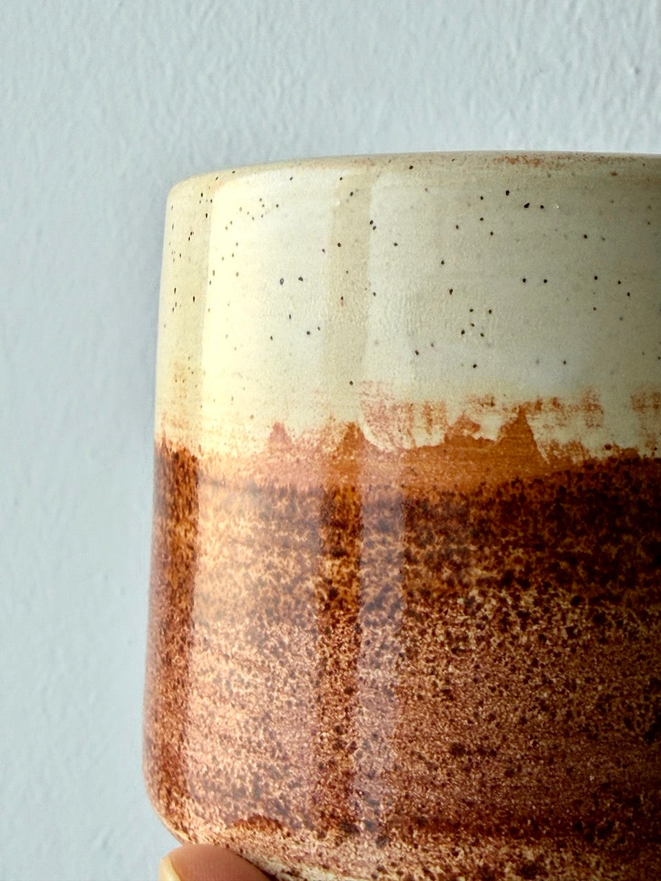 Tazza Ambra – dettaglio transizione smalto